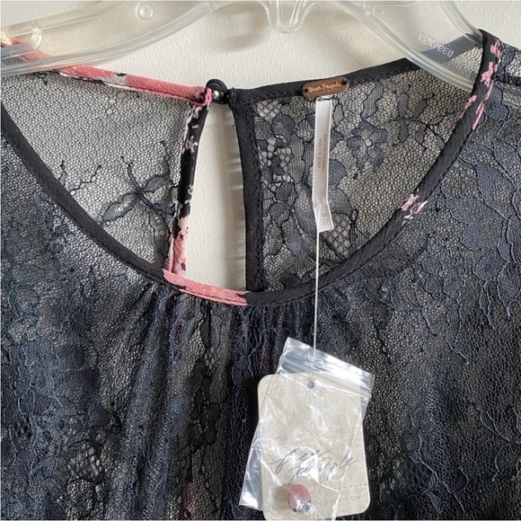 🎄🎁Free People New Floral & Lace Cropped Blouse/Top Black Pink Peach M - Picture 7 of 10
